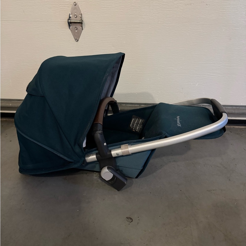 UPPAbaby V2 Rumble Seat Great condition. FINN (Deep Sea)